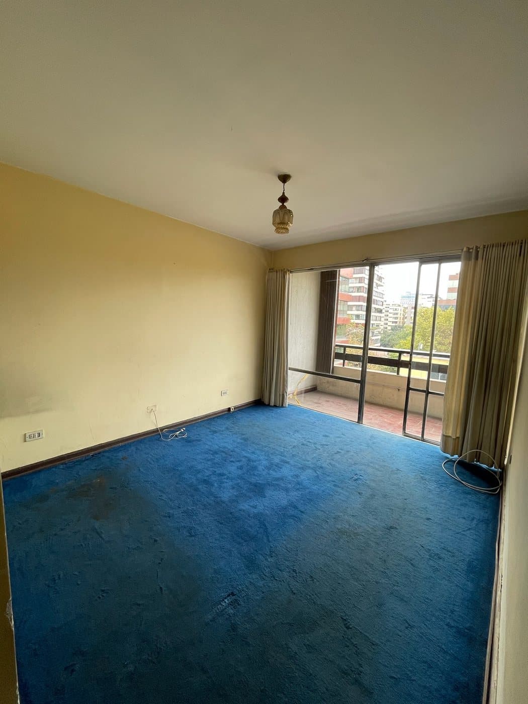 Dormitorio principal antes de la remodelación
